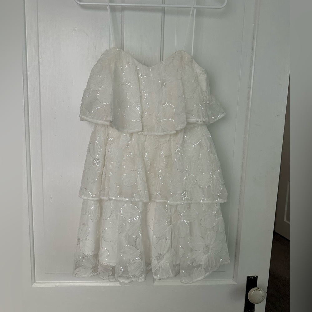 Vestique White Ruffled Tiered Strapless Sparkly Dress
